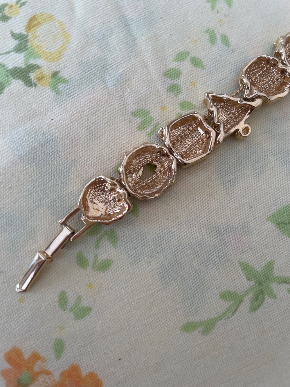 Festive Christmas Sliding Charm Bracelet - Santa, Trees, Wreaths, Gifts - Picture 4 of 4